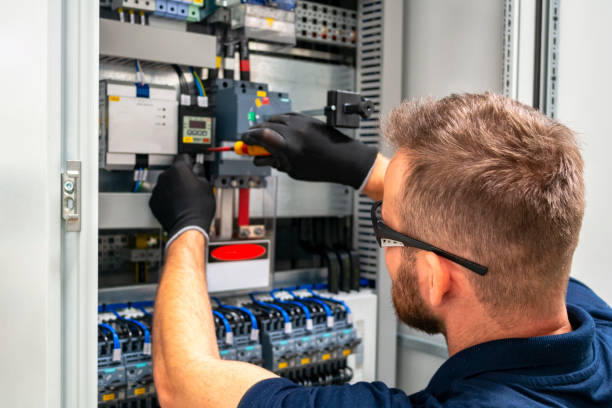 Best Licensed Electrician  in Center Line, MI